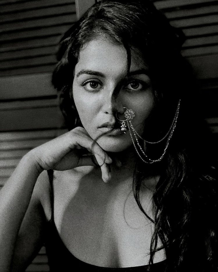 EkqWHqwVoAAGdii?format=jpg&name=medium