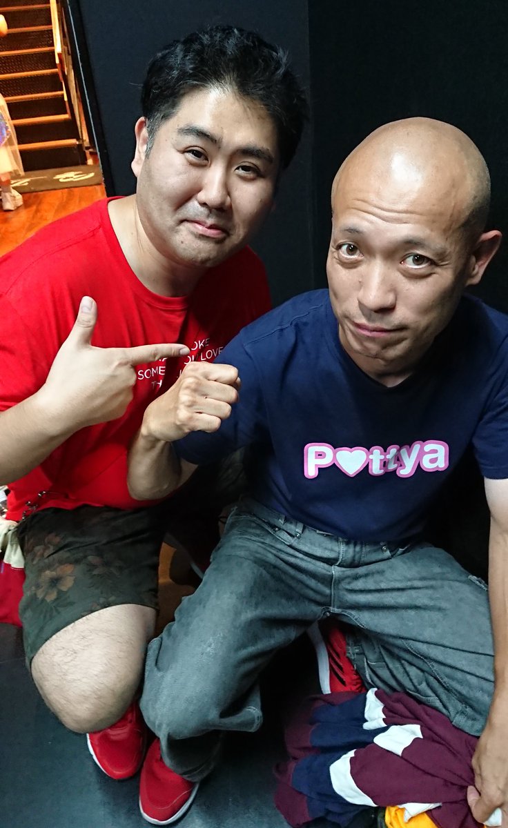tsts2700's tweet photo. きょう、10.19はかつて、Pottyaで活動したりいちゃん(大木梨渚ちゃん)の誕生日です。
おめでとうございます。
元気にしてるかな😊
写真は昨年、10.19にＴシャツを着てZESTに現れたツインズと喜ぶターさん😁
いまも2016年４月の静岡松崎町遠征が楽しかったのをよく覚えてます。

#Pottya https://t.co/HkVC0x1C2r