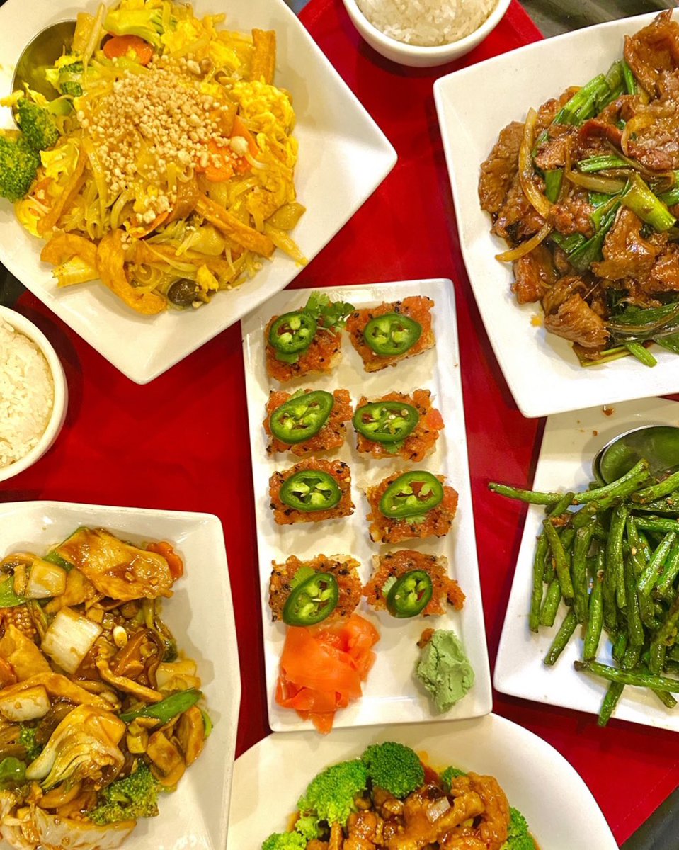 Family style everyday! 🍤🍣🥟🥠🥢

#noodles #rice #beef #familystyle #smalltapas #share #sharingiscaring #goodeats #restaurantsla #chinesefood #beverlyhills #LosAngeles #comfortfood