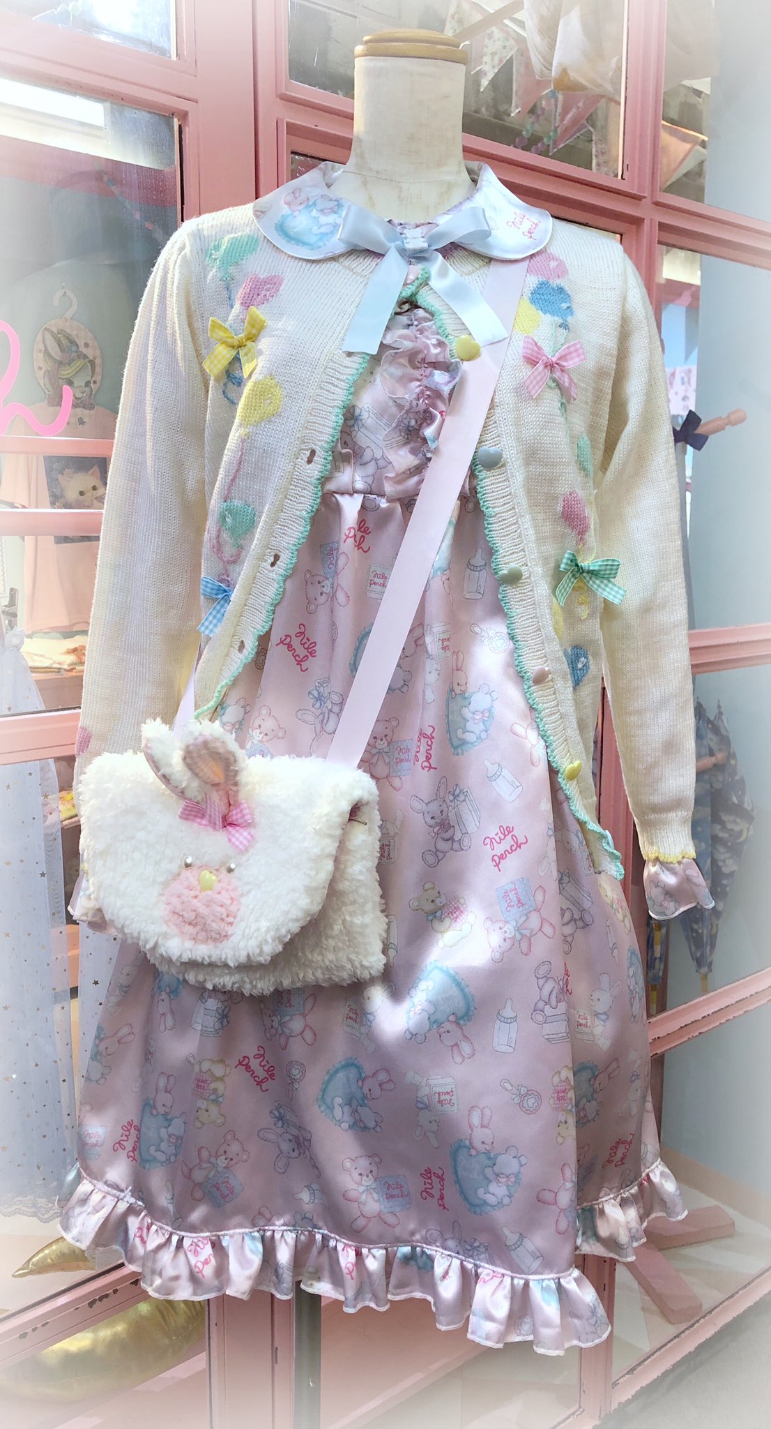 Nile Perch ナイルパーチらしいパステル全開コーデ 編み込みバルーンカーデ Tax サテンbabygiftフリルワンピ Tax うさぎポシェット 00 Tax 通販 お問い合わせはこちら Info Nile Jp Com T Co Ly9xtiaohp