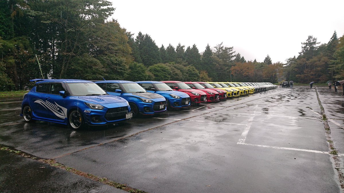 Key_zc33s's tweet photo. 固定ツイート

KUHLRACINGのコンプリートカー乗ってます！オフ会やミーティングなど参加して色んな方の交流したいです😄カッコいい写真も並べて撮りたいのでよろしくです✨
#zc33s
#スイスポ
#KUHL https://t.co/OVlkD03Pio