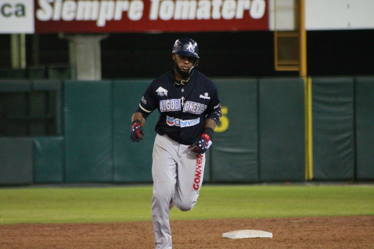 Arruebarrena empató la pizarra para Algodoneros, pero al final terminaron perdiendo ante Tomateros.