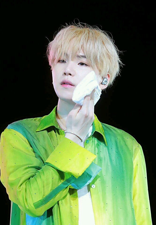 Min yoongi as macarons: a sweet thread