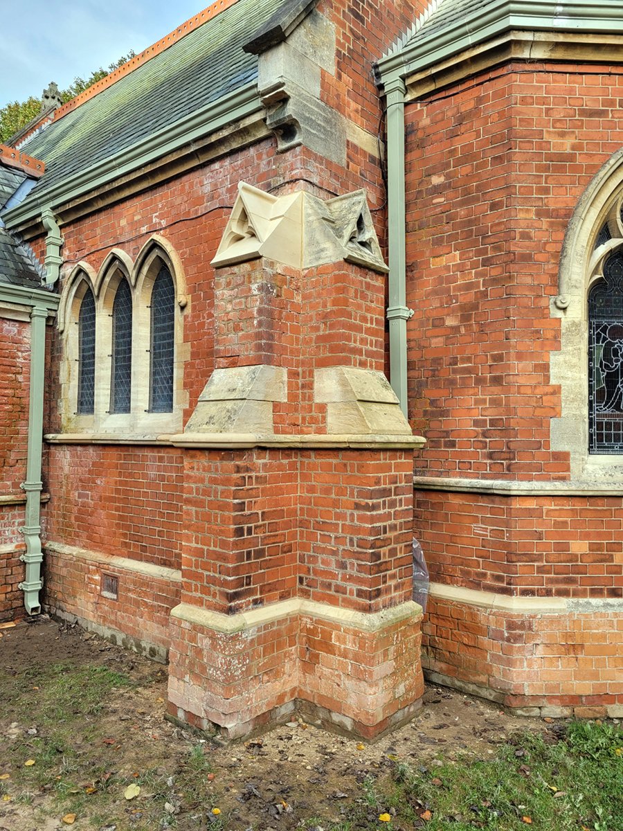 UKRestoration's tweet photo. Extensive #stonework is being conducted as part of the #restoration project at Scartho Cemetery, #Grimsby. Water ingress &amp; weathering has caused deterioration of the Brick, stonework &amp; mortar joints. Sections of the #Buttresses have been rebuilt &amp;  new #stone units installed https://t.co/Qy7sFXWI1Q