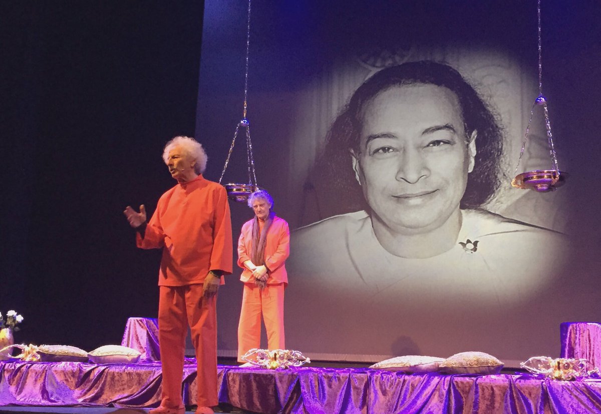 Esta semana en el <a href="/TeatroCofidis/">Teatro Cofidis</a> de #Madrid
🗓️19 AUTOBIOGRAFÍA DE UN YOGUI 
🗓️20 y 21 EL ALMA DE VALLE INCLÁN 
#CulturaSegura #TeatroSeguro
elbrujo.es