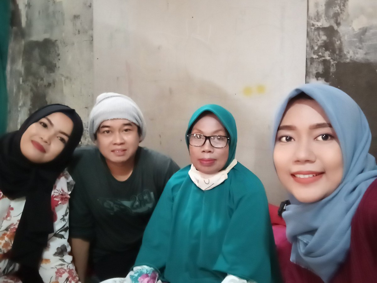 Met,,,malam semuanya by Karawang