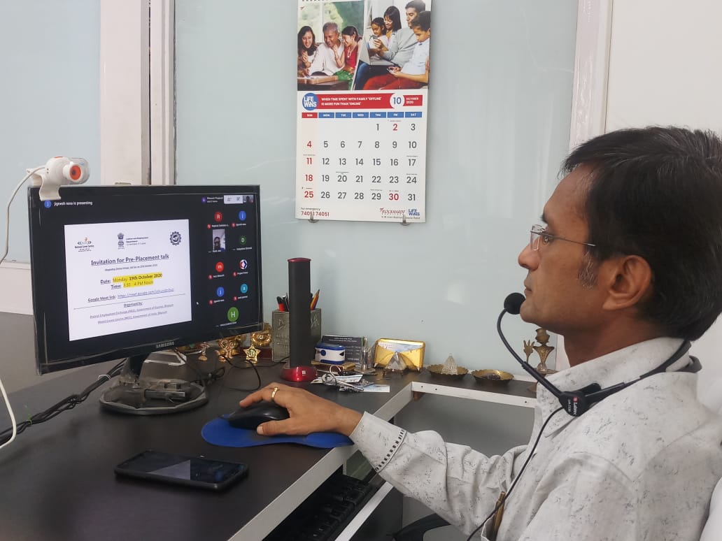 voonvooapp's tweet photo. Today Employers Virtual Job Fair for District Employment Exchange, Bharuch https://t.co/s5GTf8XlXN