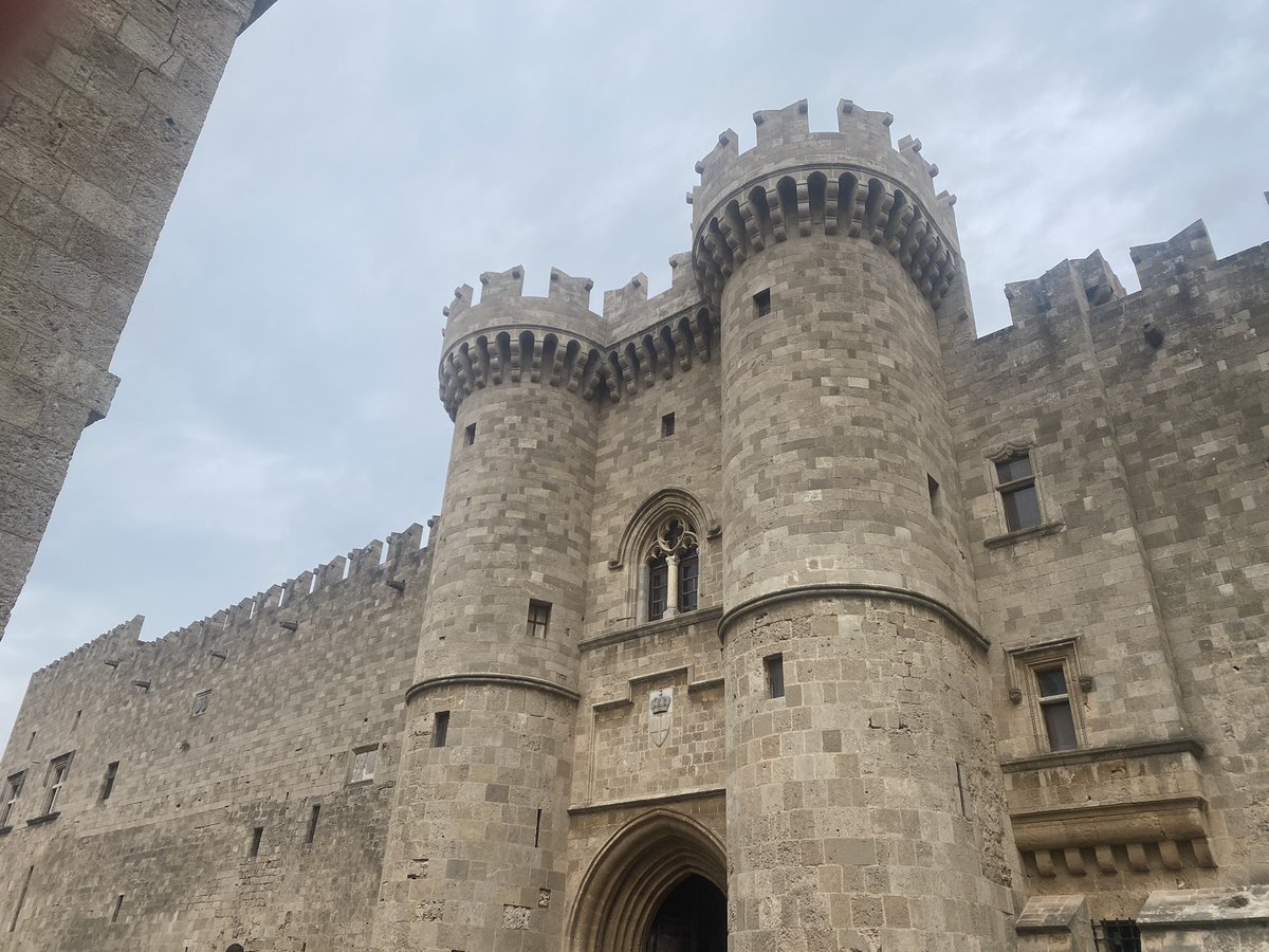 SJArobbins_ma's tweet photo. I’m on holiday in #Rhodes, so I’ve come to explore some of the early history of the Order of St John at the Palace of the Grand Master of the Knights of Rhodes. #StJohn @stjohnambulance @StJohnINTL #KnightsOfStJohn @StJohnLowestoft @SJASuffolk https://t.co/yFy5NvYt6A