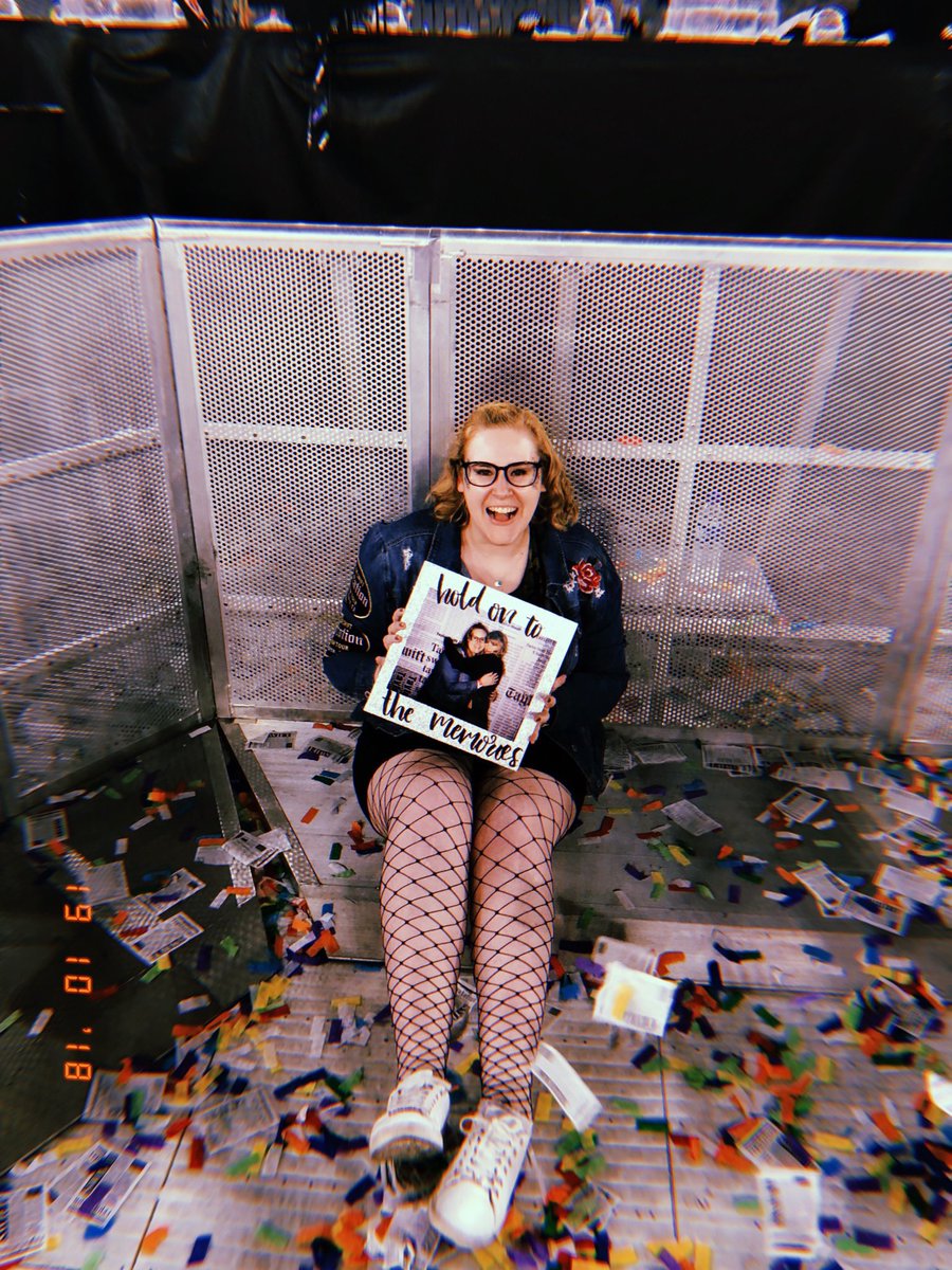 islandbreezeee's tweet photo. about two years ago ๐ค #reptourperth @taylorswift13 @taylornation13 https://t.co/4Hbcgzbp3l