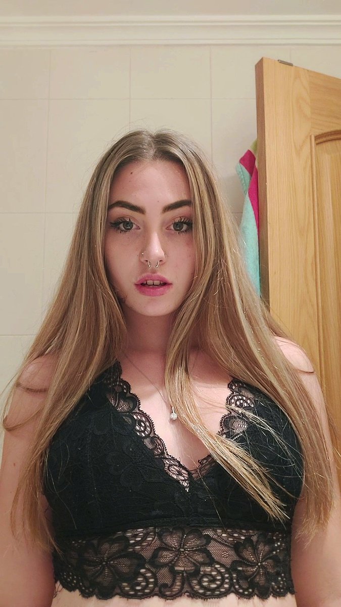 marinaroski's tweet photo. A los nenes locos y a las nenas locass https://t.co/1PaPdXbPw6