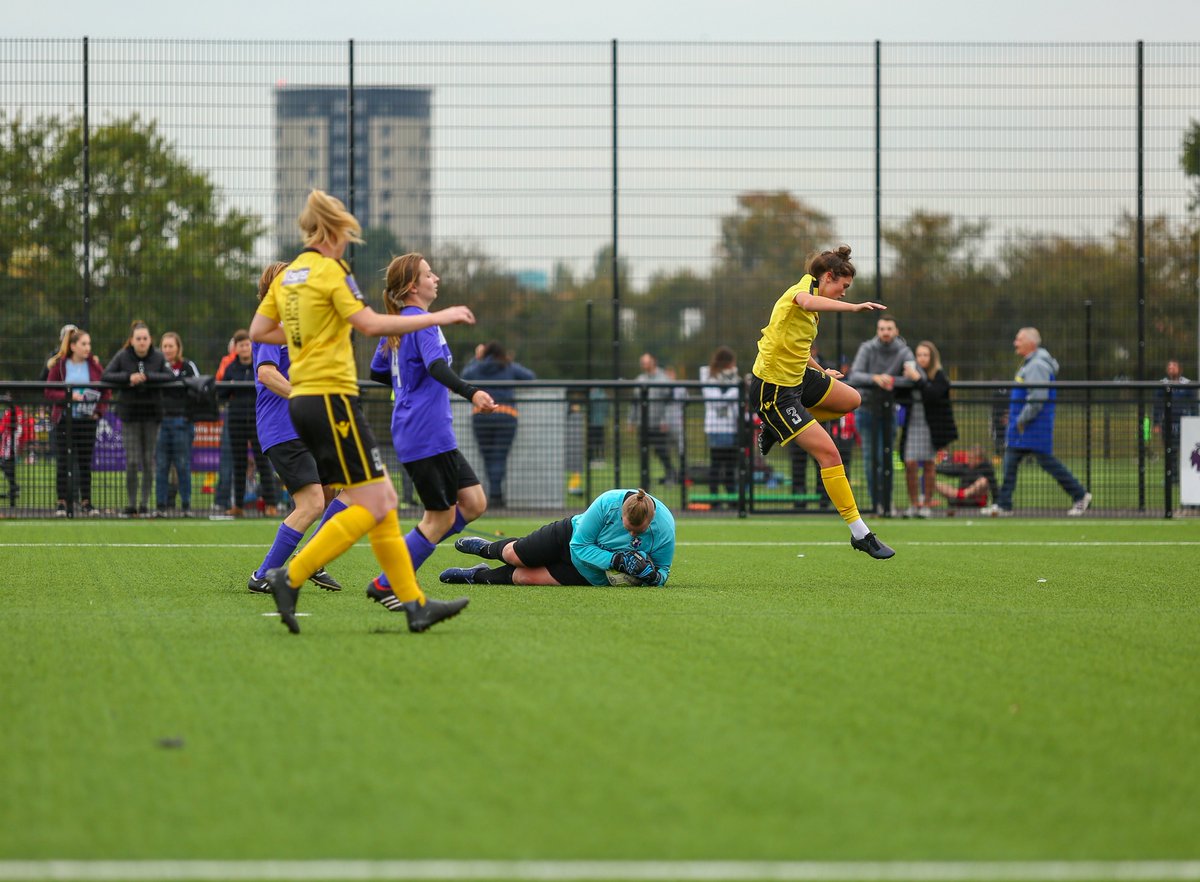 girltinyshooter's tweet image. @StonehamAFC v @BAWomenFC game yesterday in the @VitalityWFACup 2nd round Qualifier
.
.
#differentteam #differentvenue #Cupgame #sportsphotography #footballimages #sportsphotographer #behindthelens
📸 flickr.com/photos/bookerp…