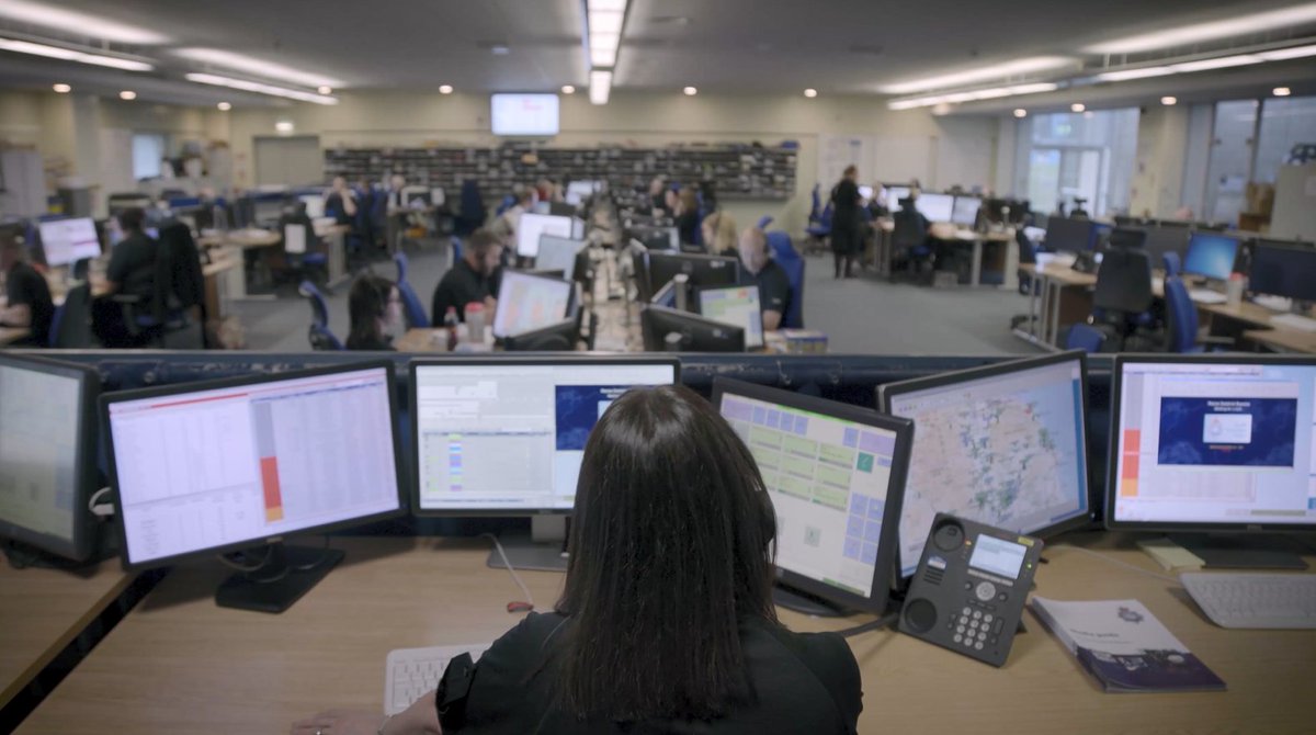 NYorksPolice's tweet image. Our heroes in headsets 🎧

This week is #InternationalControlRoomWeek and we’re celebrating the dedicated people who work in our @NYPControlRoom 

📞 They are on the other end of every 999 and 101 call
📅 24 hours a day, 365 days working tirelessly to keep our communities safe