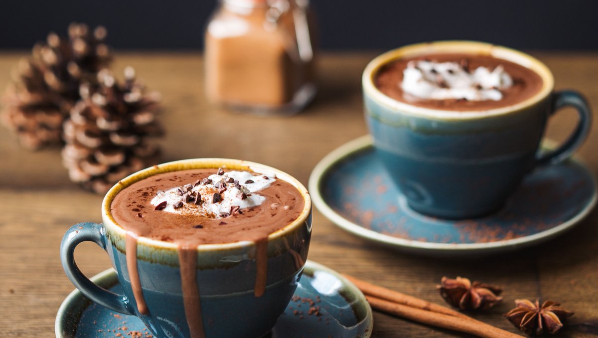Tis the season to drink #hotchocolate &amp; start counting down to Christmas ☕️🌲 What's your favourite hot chocolate recipe!? We like using almond milk &amp; a dash of cinnamon 🍫👌🏼 #dairyfree #paleo
