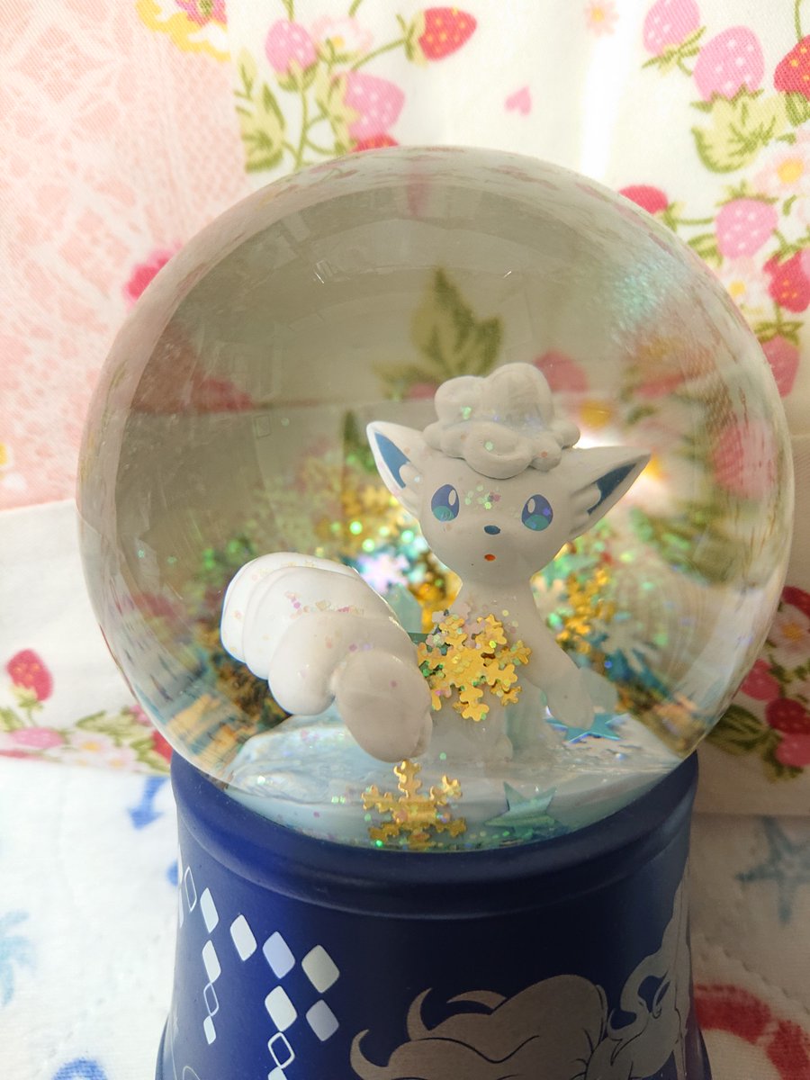 スノードーム商品化難しい問題についてまとめてみた 通常の塗料だと液体に溶け出しちゃう 滅菌に金がかかる Togetter