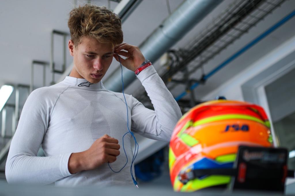 Se acerca el momento de repetir nuestro ritual antes de salir a pista. 🏎💨

<a href="/F4Spain/">F4 Spanish Championship</a>

#MOLRacing #F4Spain #Formula4