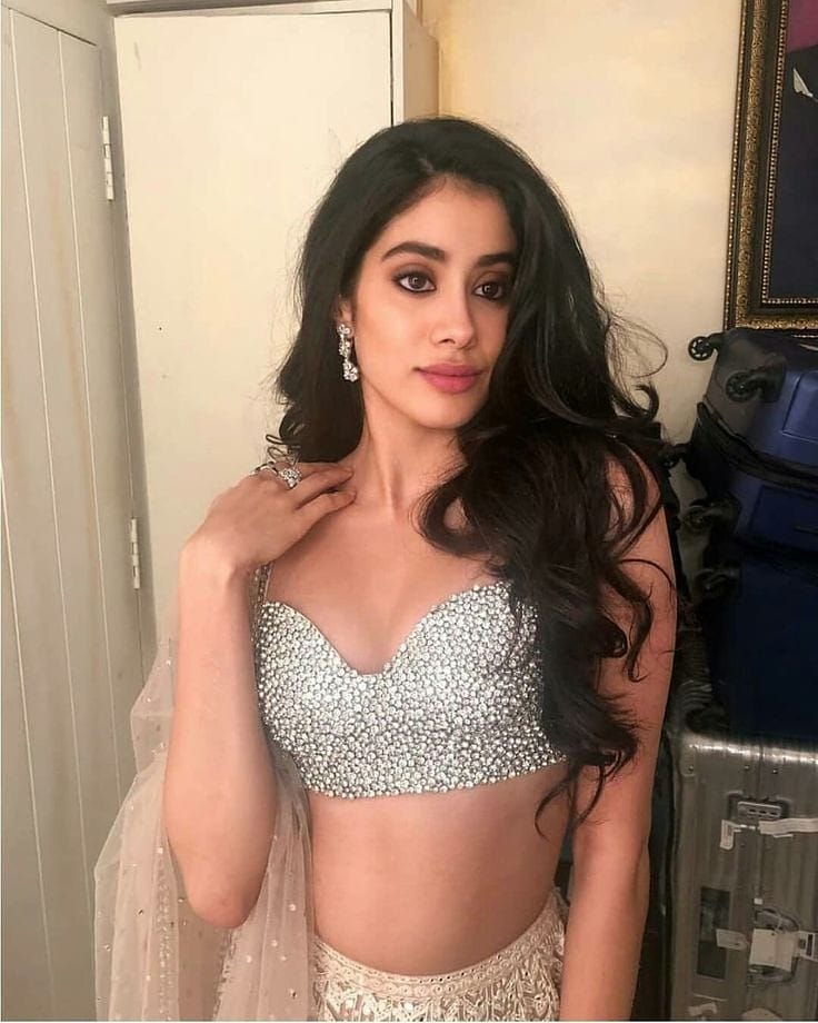 EkrBb6PVMAAcupl?format=jpg&name=medium