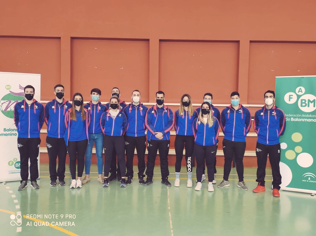 📢 Finalizado el Clinic de pretemporada con grandes medidas de seguridad frente al COVID-19 y grandes ponencias para seguir mejorando el arbitraje andaluz. 
La plantilla granadina realizó todas sus pruebas con éxito, ilusión y muchas ganas de comenzar una nueva temporada. 💪
