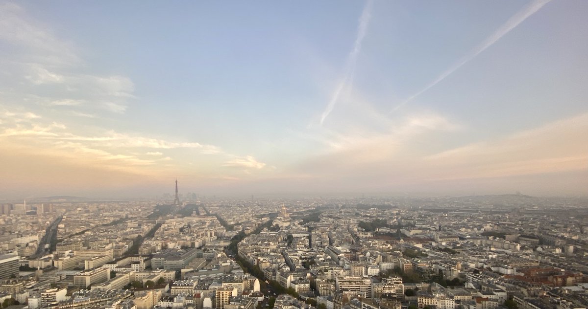 FredericUtzmann's tweet photo. Good Morning #Paris   
#BureauxWithAView  😳 https://t.co/pZ2PVlcHsR