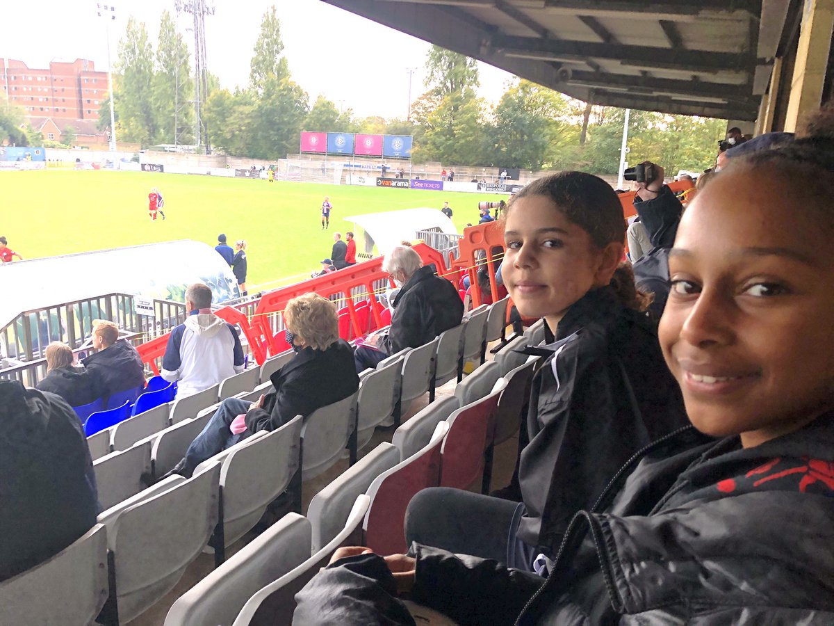 Some of our U12s travelled from N London to SE London & had a fab afternoon watching @dulwichhamfc_w v @OrientWFC in the @VitalityWFACup 

👏🏾👏🏻Big crowd
🙌🏾Great atmosphere
😯Exciting match
👍🏾Really safe 

100% recommended

We’ll be back

#wecanplay #lofc #dhfc #GirlsSupportGirls