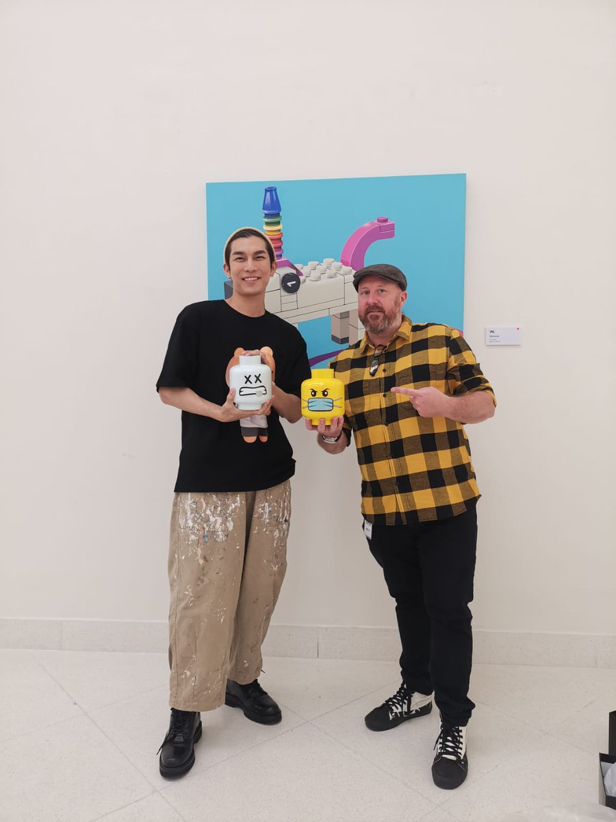 Big thanks to @MSuppasit for visiting the last day of the show yesterday, and thanks for adding my art to your collection, the commish is gonna be dope asf, thanks brother vhs.gallery/shop #mewsuppasit #art #artexhibition #limitededition #mocabangkok #vhsart #helpme