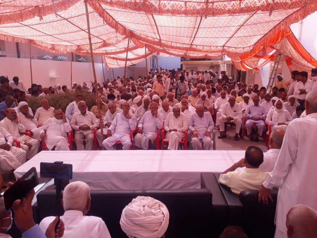 बरोदा उपचुनाव में निर्दलीय उम्मीदवार डॉ. कपूर नरवाल के घर पहुंचे नेता प्रतिपक्ष भूपेंद्र हुड्डा, कांग्रेस सांसद दीपेंद्र हुड्डा व अन्य कांग्रेस विधायक।

बलराज कुंडू भी पहुंचे डॉ. नरवाल के घर।

कांग्रेस उम्मीदवार इंदुराज नरवाल के समर्थन में डॉ. नरवाल लेंगे अपना नामांकन वापस।