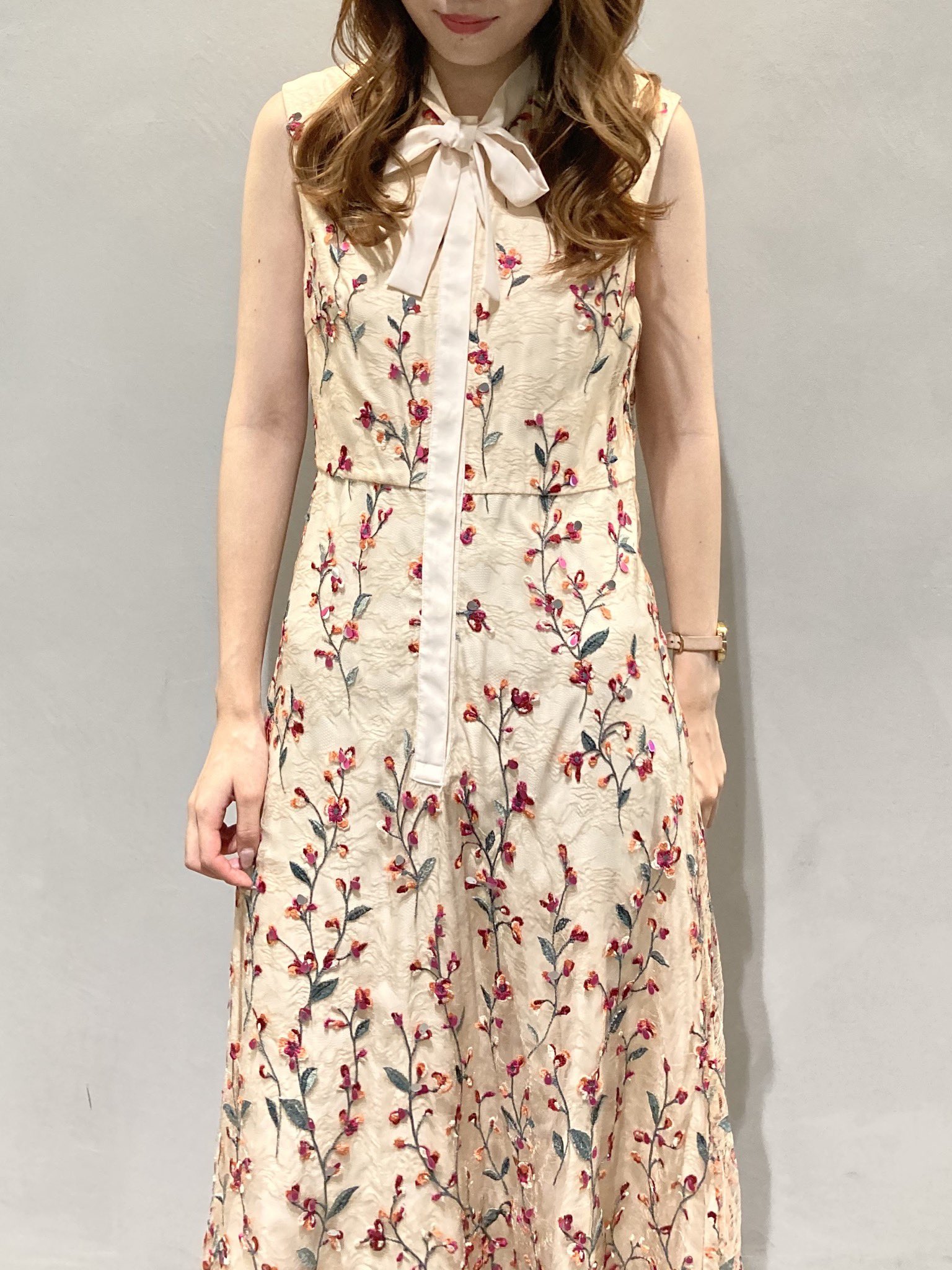 フラワースパンコール刺繍ワンピース | tspea.org