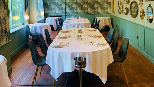 EtMaree's tweet photo. À défaut de voyager à travers le globe, on vous embarque pour découvrir les saveurs de la mer 🌍🐟🦞 !
On vous accueille par tables de 6 personnes, pour vos repas d'entreprise ou retrouvailles en famille !
👉 Pour en profiter : https://t.co/rpY1NPazlz
#vinetmaree #paris #restau https://t.co/fSX0W6gUe5