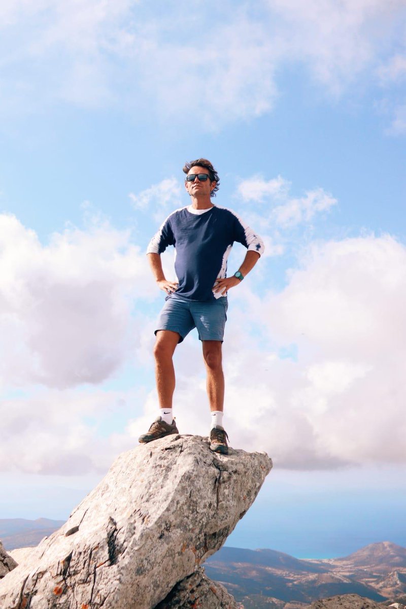 pullentherapy's tweet image. Thank God for exercise and nature and the way together they can open up your soul and your mind. This is the top of Mount Zeus, tallest point in the Cyclades, Greece. In these testing times I felt invincible for a moment.
#lovingnature #runningtherapy