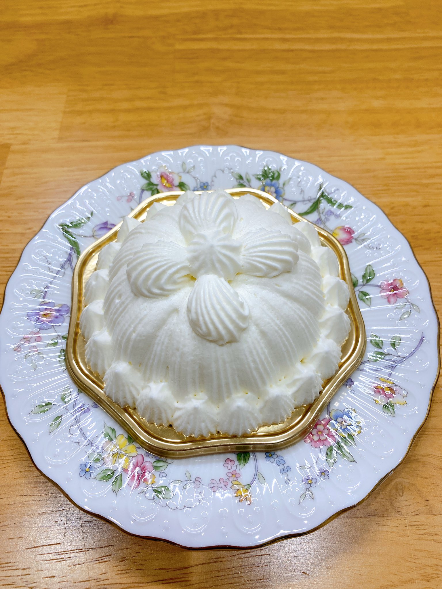 Horisan 10月に食べたモンブラン 東京會舘 プレミアムマロンシャンテリー パレスホテル東京 マロンシャンティイ アンジェリーナ モンブランデミサイズ 写真撮り忘れて拝借です 娘 東京會舘推し 母 アンジェリーナ推し T Co Rghvzmognz Twitter
