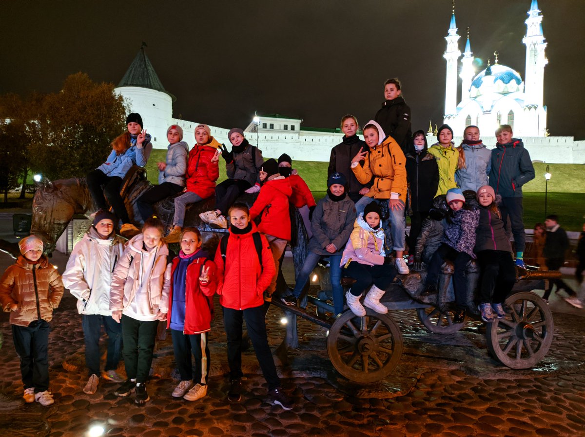 🏆Футбольная команда девочек "Мега-СГСПУ" стала победителем турнира в Казани VAKHITOVSKY CUP. В возрастной группе 2008-2009 самарские девчонки заняли 🥇 место. Футболистки 2010-2011 стали шестыми. 
Развиваем женский футбол в регионе!⚽
<a href="/fedsamfoot/">Федерации футбола Самарской области и Самары</a> 
<a href="/minsport63/">МинСпорт СО</a> 
<a href="/Depsporta_63/">Департамент физической культуры и спорта г. Самара</a>