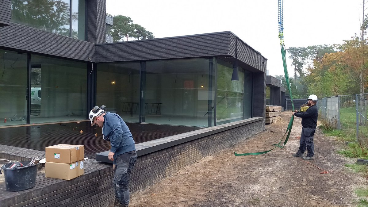 ReflectionZeist's tweet image. Het staal van het privacyscherm wordt gemonteerd @ReflectionZeist @Kerckebosch