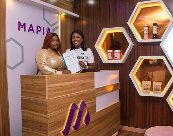 celebrityamy's tweet image. I love that they choose Dorathy.  A brand that shows working.  The quality of their product will be seen through Dorathy.  Congratulations baby and more to come #DorathyXMapia