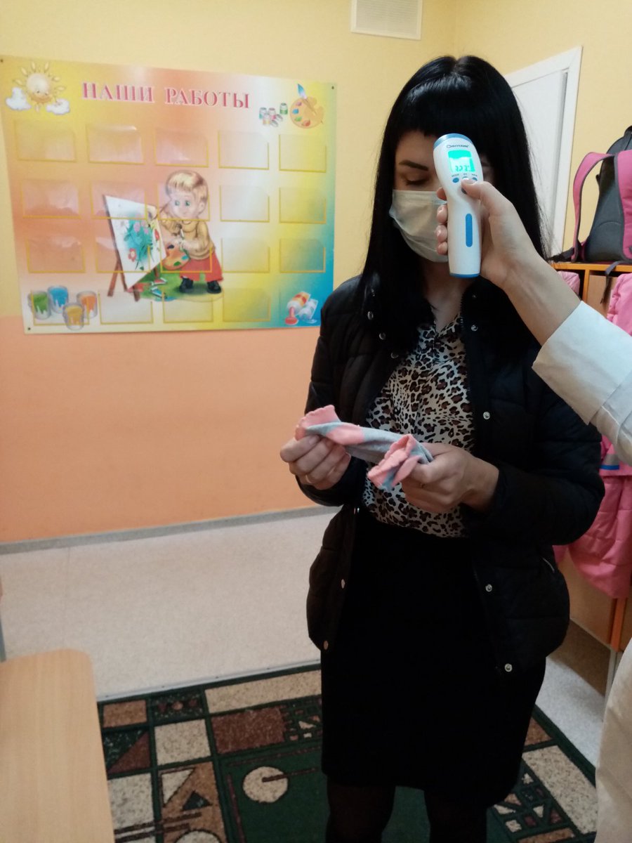 В д/с "Ежик" ежедневно проводится комплекс противоэпидемических мероприятий, способствующих минимизации распространения COVID-19, а также ОРВИ и гриппа в соответствии с Постановлением Главного санитарного врача РФ от 30.06.2020 г. № 16