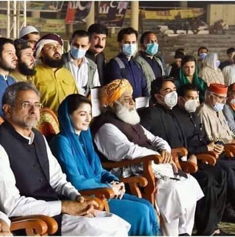 HJ_KY11's tweet image. حضرت ابو ہریرہ سے روایت ہے کہ رسول اللہ نے ارشاد فرمایا 
'' آخری زمانے میں بعض لوگ ایسے ہونگے جو دنیا حاصل کرنے کے لیے دین کا سہارا لیں گے اور یہ بدترین لوگ ہونگے.''

#CompromiseGames