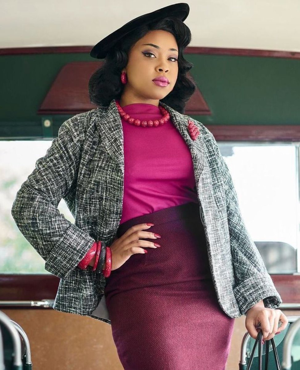 VivOfHolloway's tweet photo. Monday chills in a gorgeous vintage jacket ❄️ 🌥
Our Swagger Jacket Grey Fleck will keep you warm and chic during the cold months, order now! 🖤
#1950sjacket #vintagejacket #vivienofholloway #greyjacket https://t.co/BZ6WG31Rvp