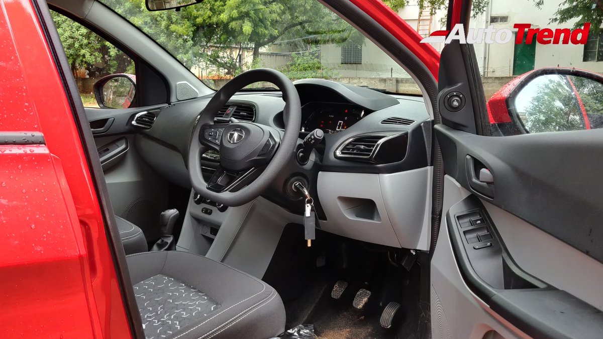 teamautotrend's tweet photo. #Exclusive #TataTiago Updated Variants finally gets latest door locks and door Pads | #TeamAutoTrend !! #Tata #Tiago #TataMotors Read More https://t.co/cWyAIELz21 https://t.co/UDNkIUQW06