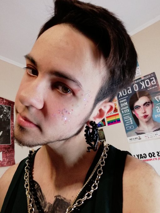 Some makeup✨ https://t.co/8KGe87xVDu<a href="/tag/trans"class="tags"><span>#trans</span></a><a href="/tag/ftm"class="tags"><span>#ftm</span></a><a href="/tag/transporn"class="tags"><span>#transporn</span></a><a href="/tag/ftmporn"class="tags"><span>#ftmporn</span></a><a href="/tag/bonushole"class="tags"><span>#bonushole</span></a><a href="/tag/ftmnsfw"class="tags"><span>#ftmnsfw</span></a>