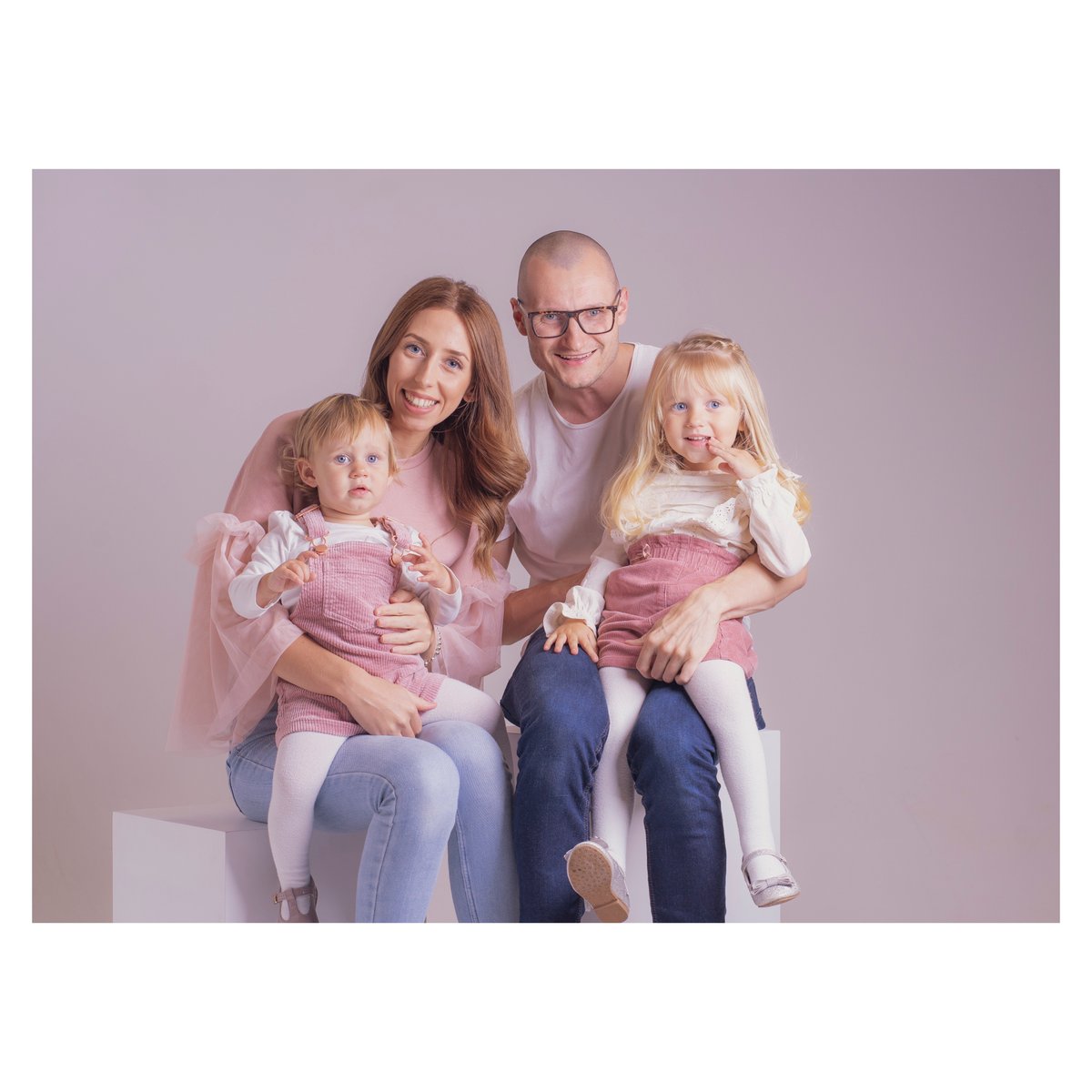 HBainbridge's tweet photo. October has been a great month for studio work
I’ve really enjoyed working with @essensistudios on these family portraits with a modern and contemporary style
.
#portraitphotographer #familyportrait #familyphoto #portraiture #photostudio #harleybainbridge #photographer #modern https://t.co/PWuSYPW7Oe