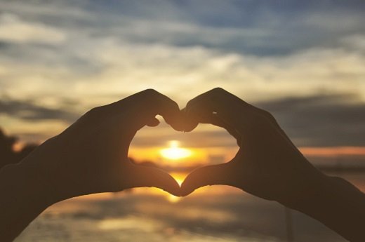 ”قوي التوكل لا يُهزم، ومُلِحّ الدعاء لن يُخذل”♥️