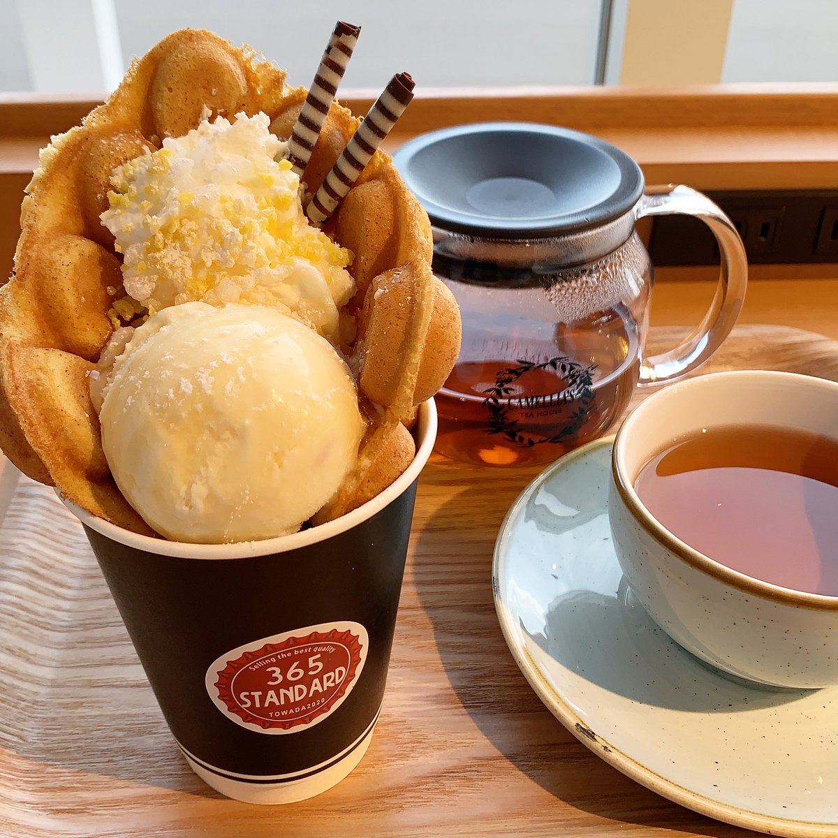 Angela222S's tweet photo. いやとにかく、CAMELLIA'S
TEA HOUSE LONDONの
紅茶を飲めたことが幸せ💕
美味しかった〜♪
ワッフルはね、甘い。
生地は、ふわっもちっぽそっ。
これ、もっとカリっとして
甘くない方が良いよね。
TDLのワッフルを想像して
食べると、アレ?って思う。
#STANDARDCAFE https://t.co/mX7JB9urls