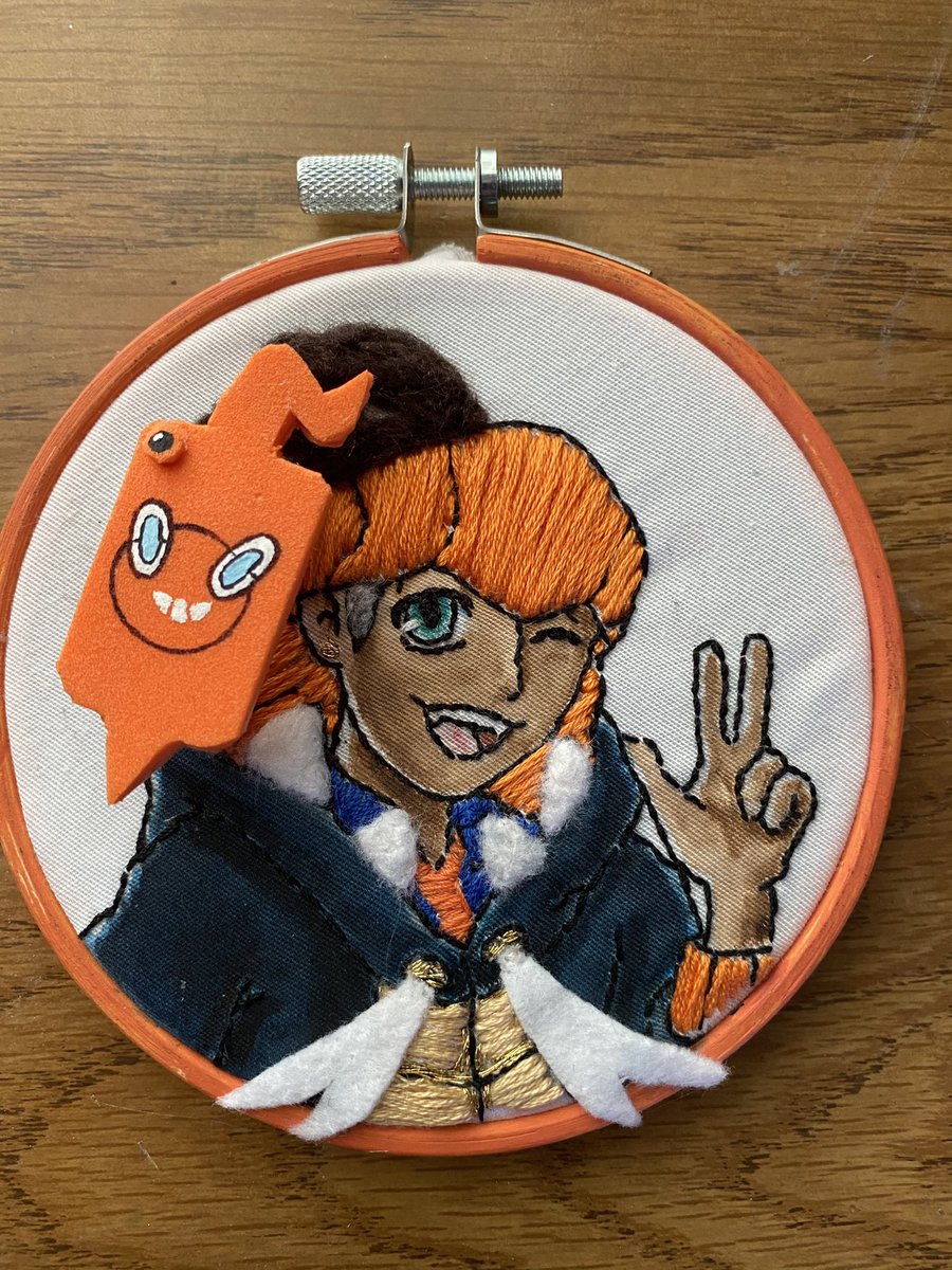 underthelighta1's tweet photo. I finished Raihan embroidery. I used same technique as Piers (needle felting + watercolor painting) #pokemon #pokemonswordshield #pokemonraihan #gymleaderraihan #smartrotom #embroidery #needlefelting #watercolorpainting #embroiderycircle #pokemongalar #kibanapokemon #pokemonroy https://t.co/YnxWNUhHrf