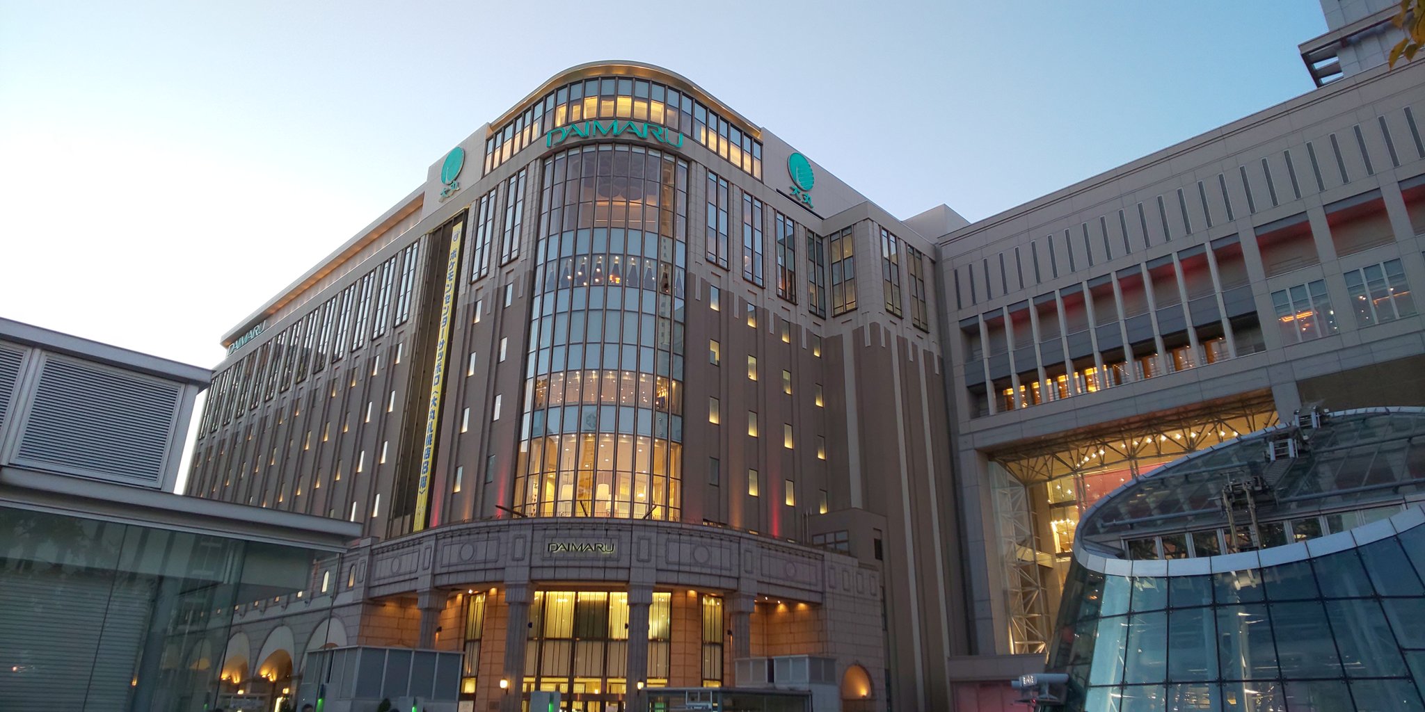 風太 旧札幌そごうと大丸札幌店 まさか 当時のそごうもjr北海道が新幹線の駅予定地だったところに 駅ビル立てて百貨店を誘致するとは思わなかっただろうな T Co Irfsczsydi Twitter