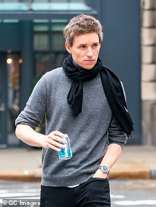 Eddie Redmayne, I'm convinced of it, simply loves to roll his sleeves up.