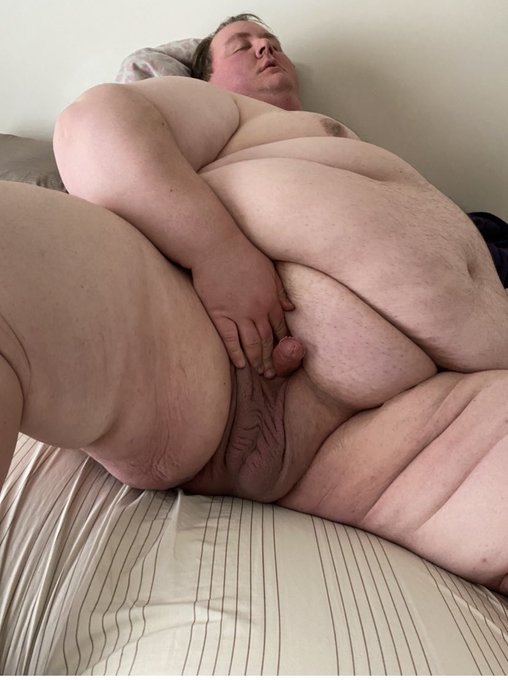 I finally have a day off! I&rsquo;m gonna spend the entire day doing just this. https://t.co/Latx05xKMu<a href="/tag/tummytuesday"class="tags"><span>#tummytuesday</span></a>