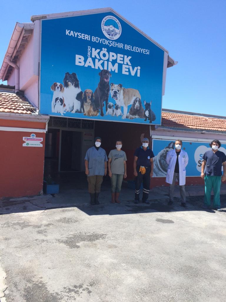 Yapılan ihbarlar neticesinde Kayseri Kocasinan ve Melikgazi İlçe Emniyet Müdürlüğü tarafından yakalanan tehlikeli köpek besleyen ve sahiplenen 3 kişiye Doğa Koruma ve Milli Parklar Kayseri Şube Müdürlüğümüz denetim görevlilerince  toplam 38.252,00 TL idari para cezası uygulandı.