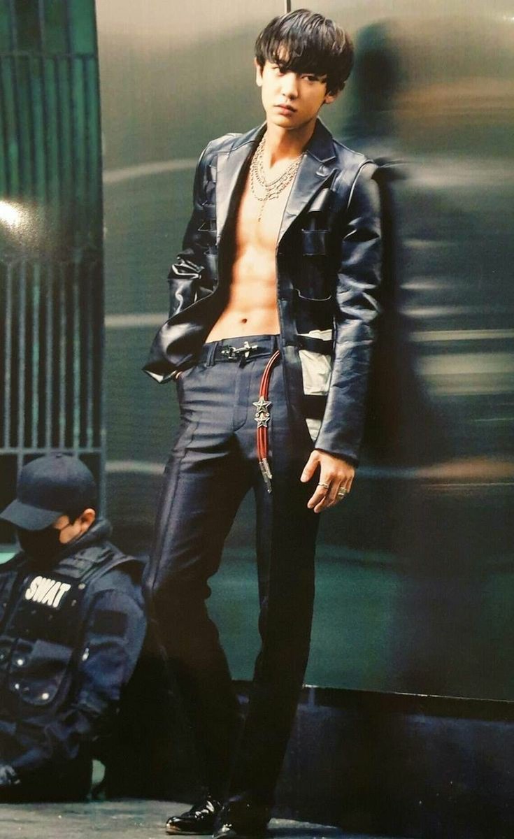 Chan_yeolp's tweet photo. Sue me! ♤ https://t.co/diR5CurKom