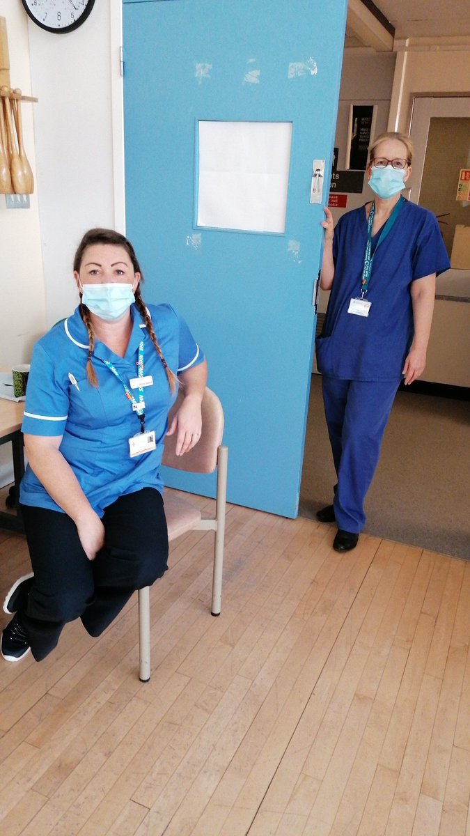 CTMPCCRT's tweet photo. Peer vaccination flu session today in PCH - come along for your vaccination. #FluVaccine #winterprotection #beattheflu @ProtheroeJan @beki47452629 @FionaWood60 @nicolaw48500397 @TraceyH11838586 @JaneWil70750706 https://t.co/tttExubYA6