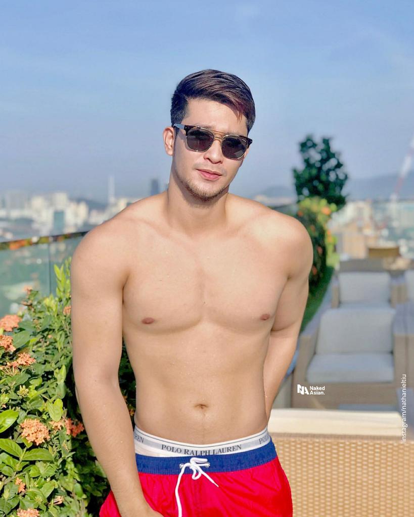 nakedasianphoto's tweet photo. @nakedasian1 @nakedasian2 @theplay_boyz @play_asian
.
#nakedasian #nakedasian1 #nakedasian2 #naked #asian #abs #gay #shirtless #handsome #shirtlessasian #shirtlessboys #shirtlessmen #thaiguy #thaicuteguy #shirtlesshunk #shirtlessboyid #shirtlessmodel #shirtlesspinoy  #asianguy https://t.co/weW8MPtFHl