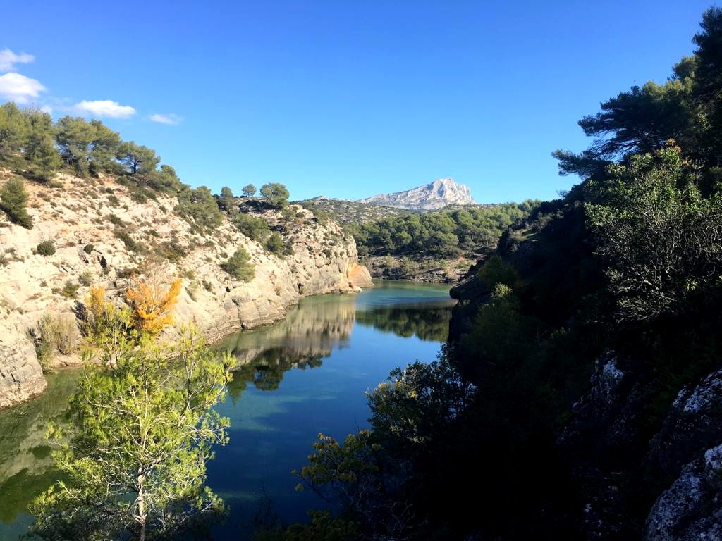 ISAixProvence's tweet image. #PhotoduJour 

Vue sur la montagne Sainte-Victoire depuis le barrage de Zola ☀️

#apprendrelefrancais #speakfrench #learnfrench #learnfrenchinfrance #fle #tourism #Provence #hiking