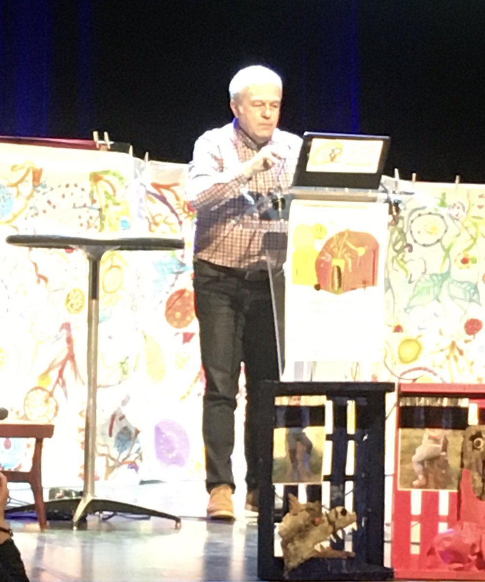 Yves Soulé, son accent chantant, son enthousiasme et sa grande valeur pédagogique et didactique au congrès de l’Ageem...un plaisir vrai et respectueux.